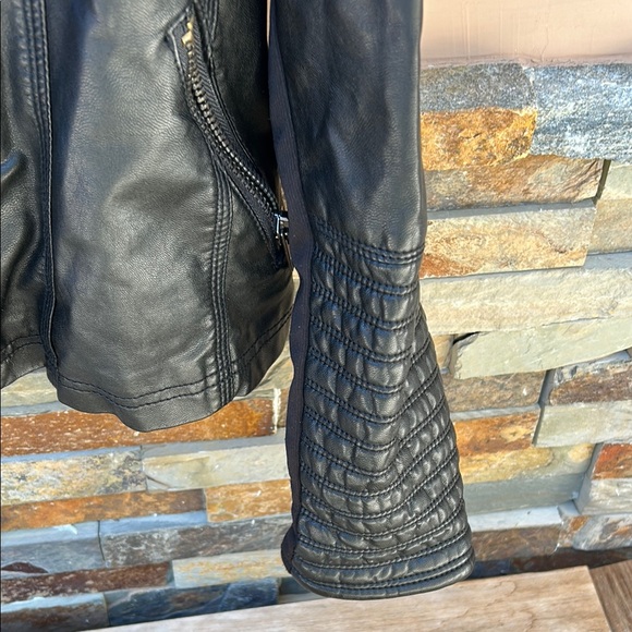 COMME NWOT Leather Jacket with Gray Hoodie! Adorable Awesome Soft . Size M - Picture 3 of 8